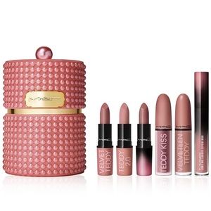 Mac cosmetics Teddy vault